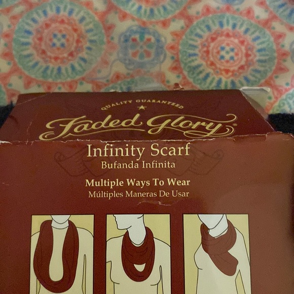 This is a lofty infinity scarf with multiple ways to wear it. - Picture 2 of 4